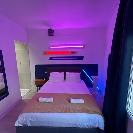 Roma Reva: Design Et Home Cinema Нім Екстер'єр фото