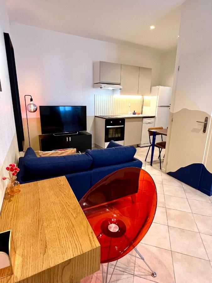 Roma Reva: Design Et Home Cinema Нім Екстер'єр фото
