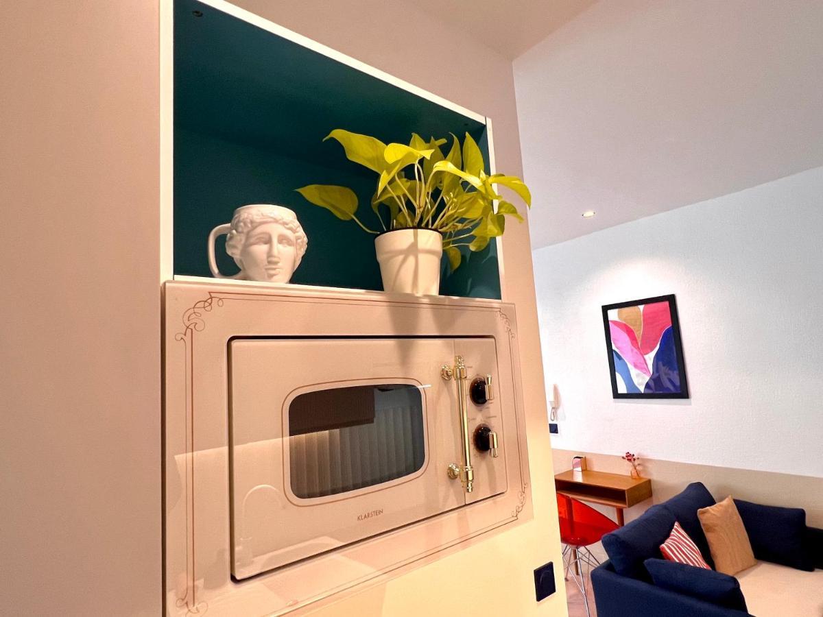 Roma Reva: Design Et Home Cinema Нім Екстер'єр фото
