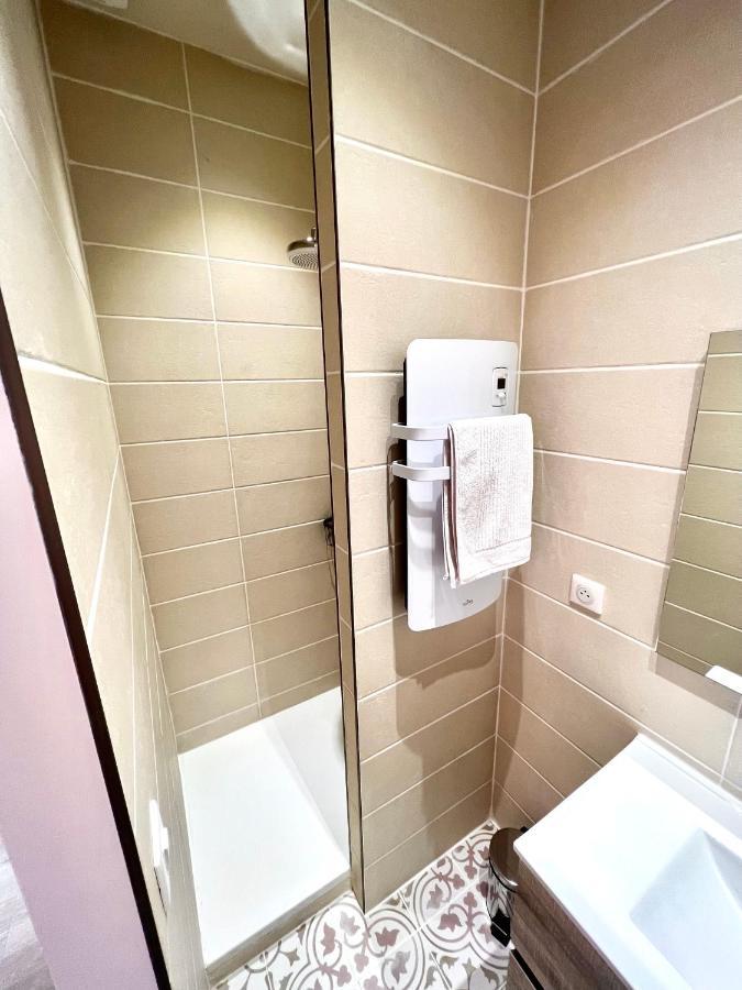 Roma Reva: Design Et Home Cinema Нім Екстер'єр фото