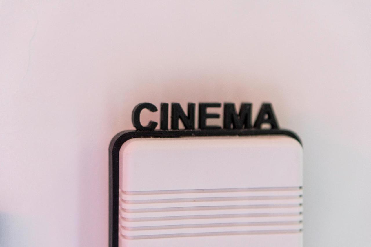 Roma Reva: Design Et Home Cinema Нім Екстер'єр фото